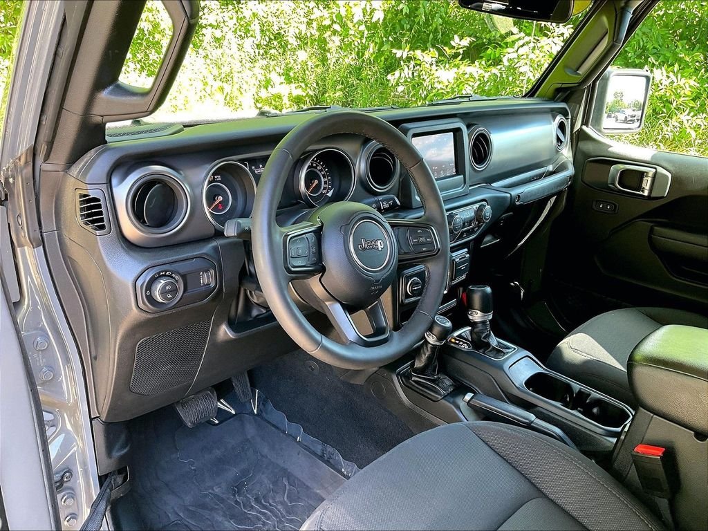 Used 2023 Gray Jeep Sport S image 8