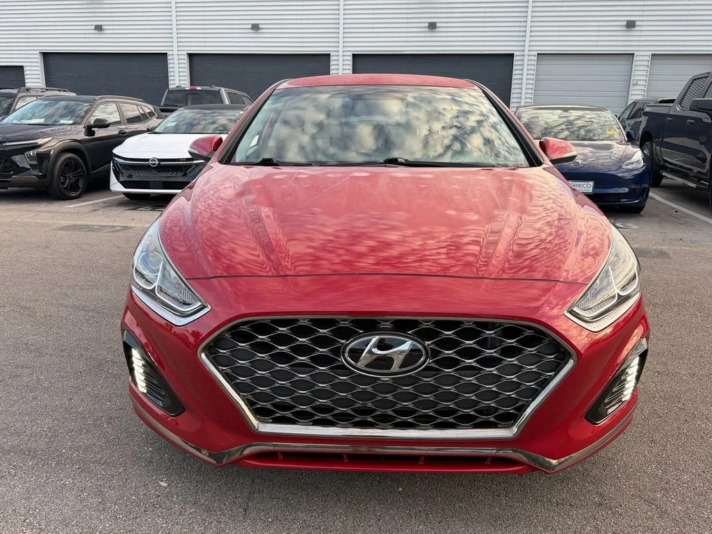 Used 2019 Red Hyundai SEL image 2