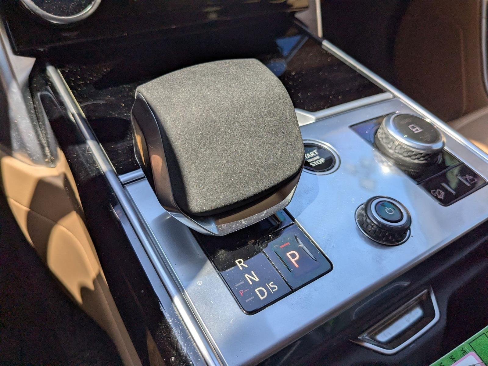 Used 2023 Santorini Black Metallic Land Rover SE image 23
