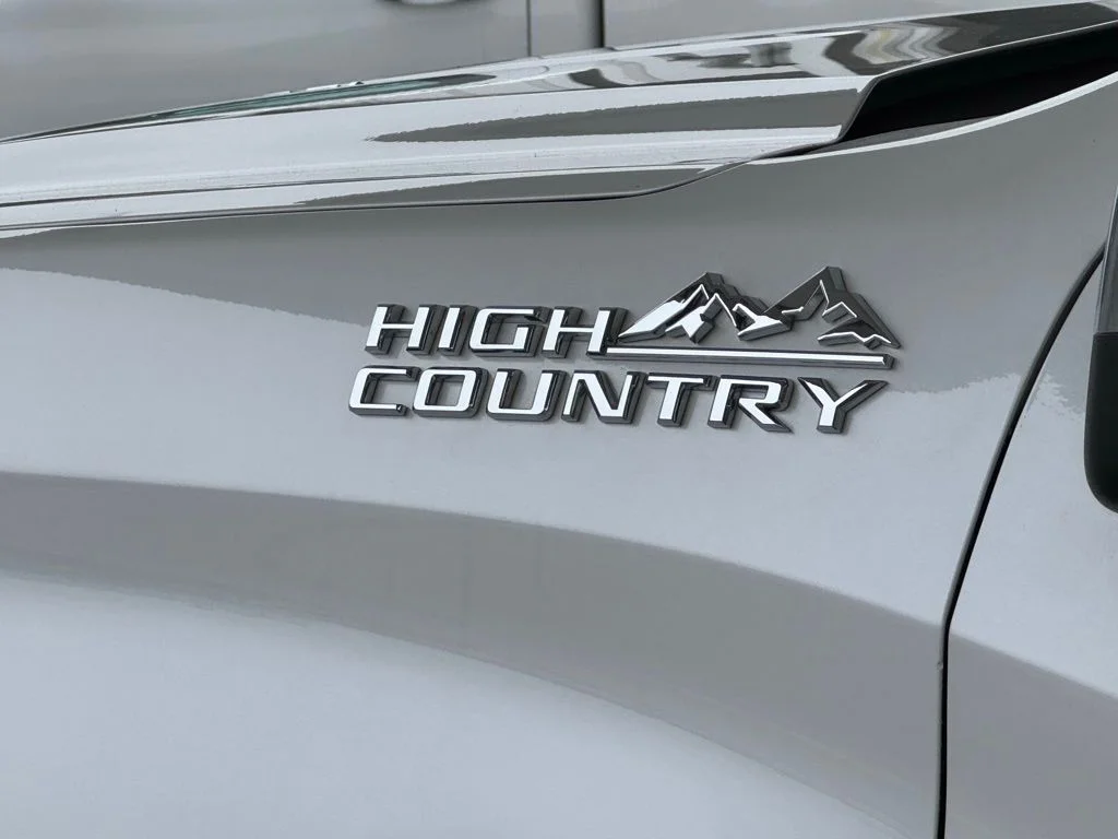 Used 2025 Beige Chevrolet High Country image 5