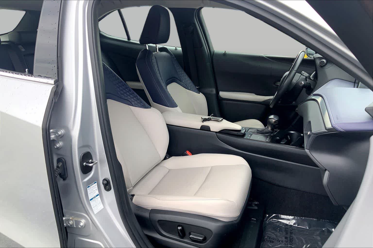 Used 2020 Silver Lining Metallic Lexus  image 9