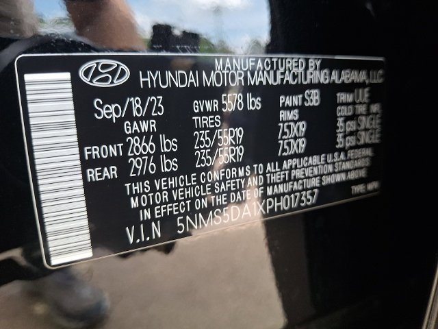 Used 2023 Black Hyundai Limited image 27