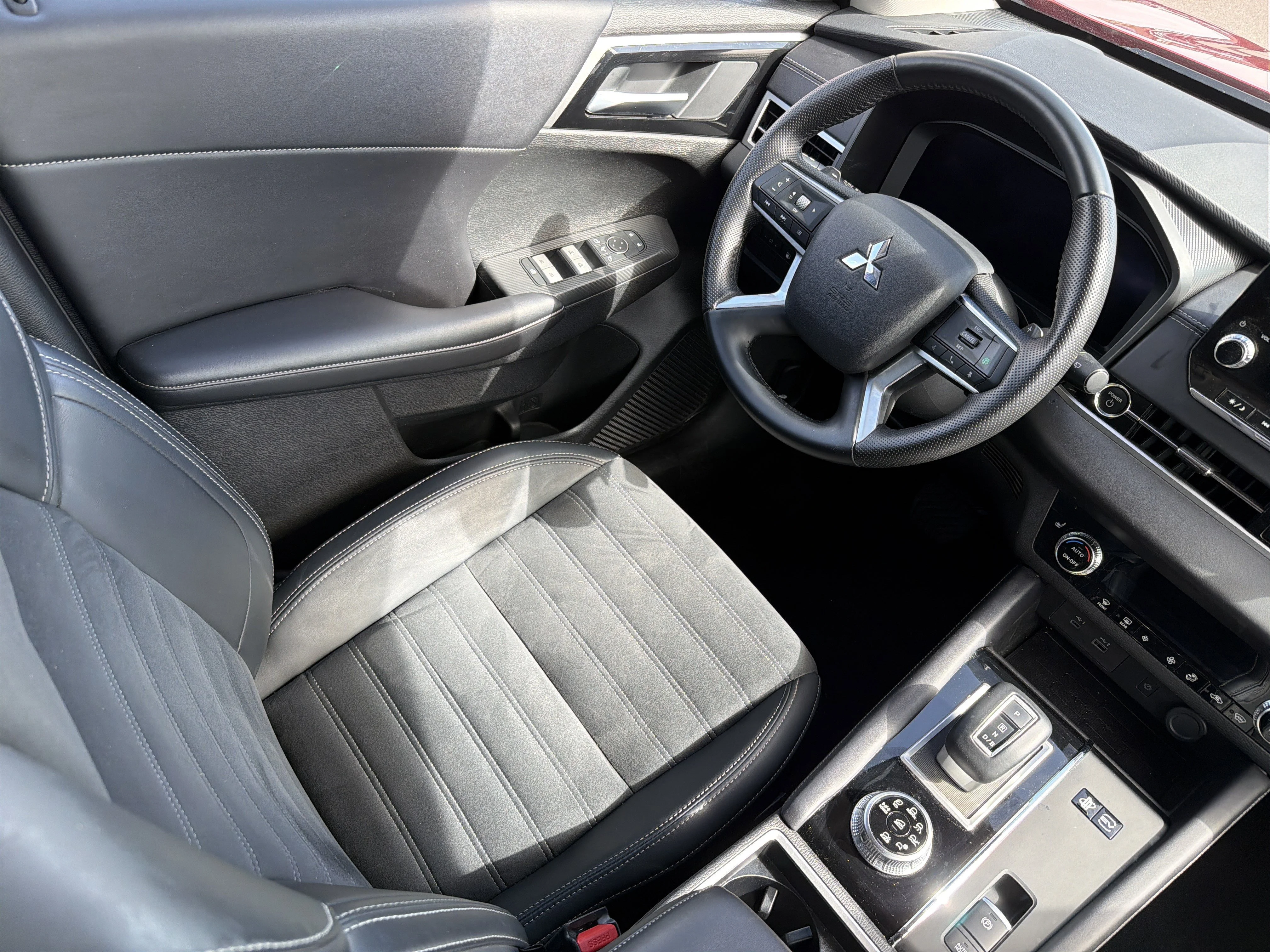 Used 2025 Red Diamond Mitsubishi SE image 12