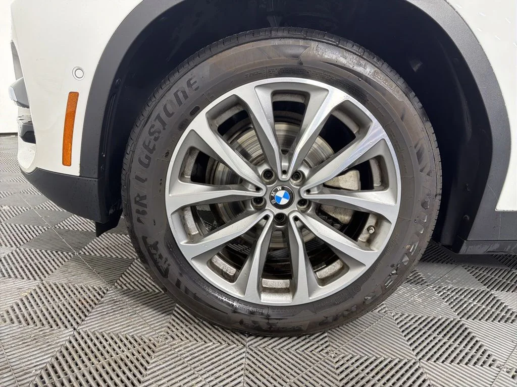 Used 2019 Alpine White BMW xDrive30i image 9