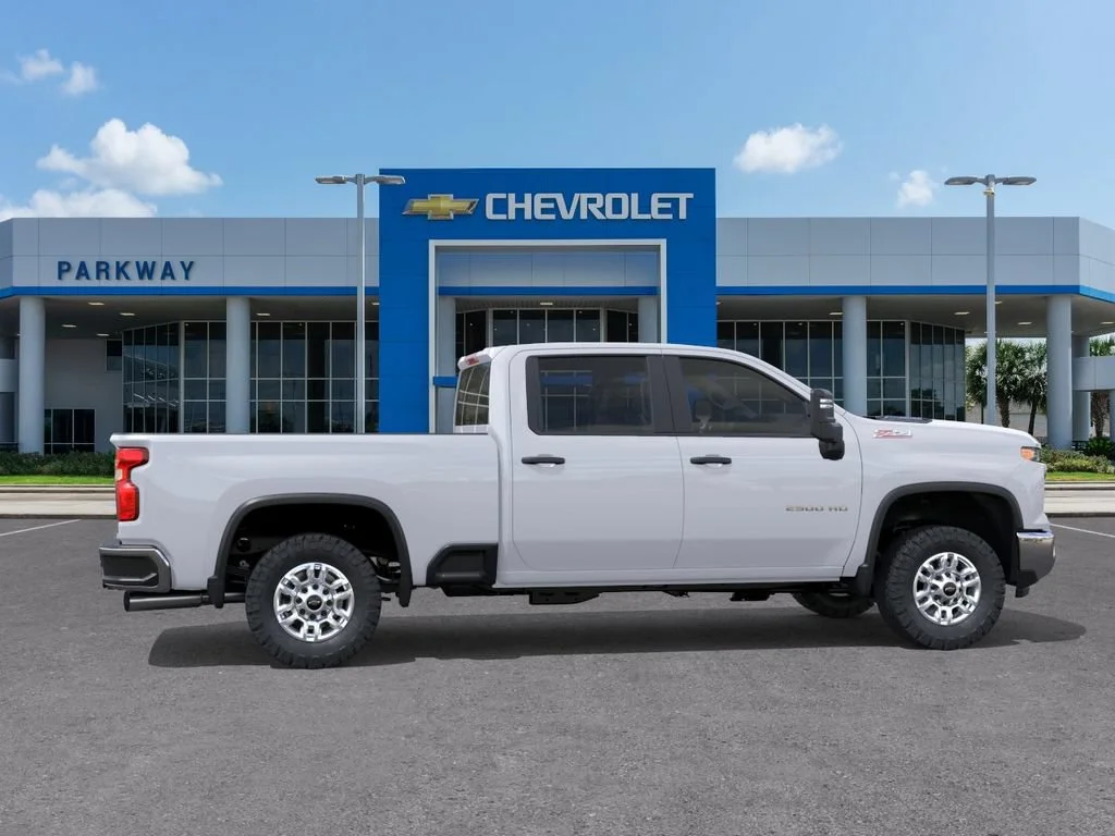 New 2026 Summit White Chevrolet WT image 5