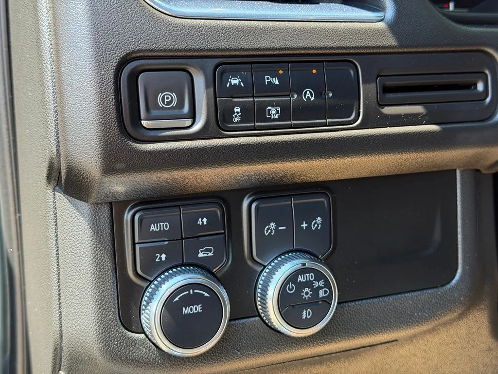 Used 2023 Gray GMC SLT image 25
