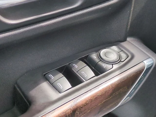 Used 2019 White GMC Denali image 13