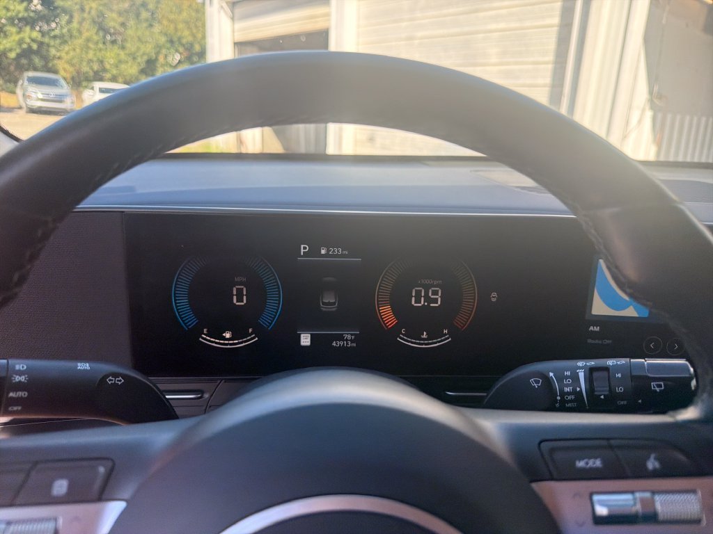 Used 2025 Orange Hyundai SEL image 18