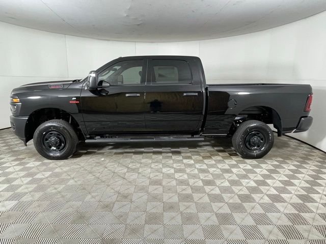 New 2025 Diamond Black Crystal Pearl-Coat Exterior Paint RAM Tradesman image 5
