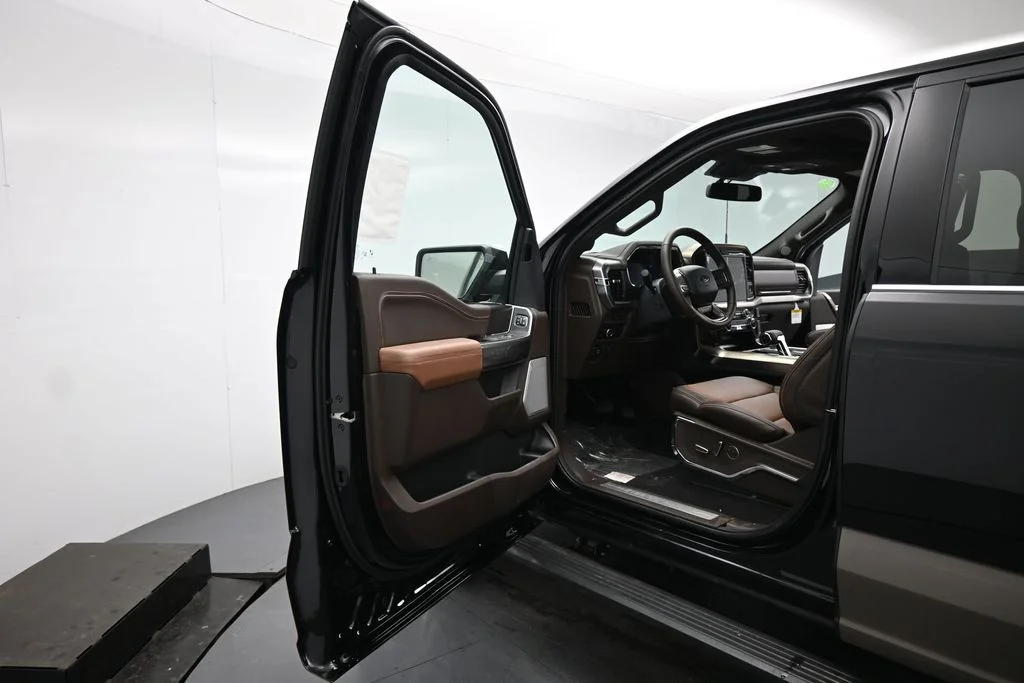 New 2026 Agate Black Metallic Ford King Ranch image 8
