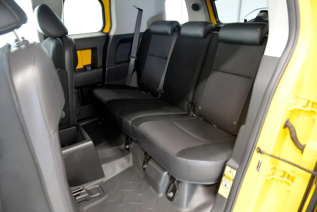 Used 2007 White Toyota Base image 26