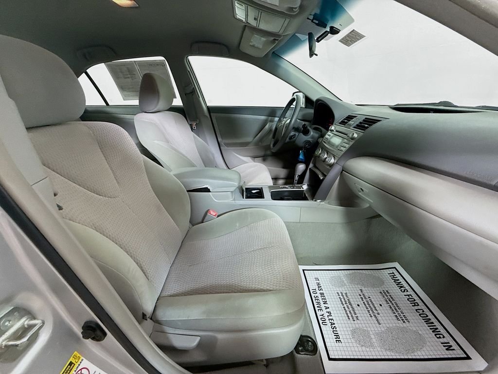 Used 2011 Silver Toyota  image 25