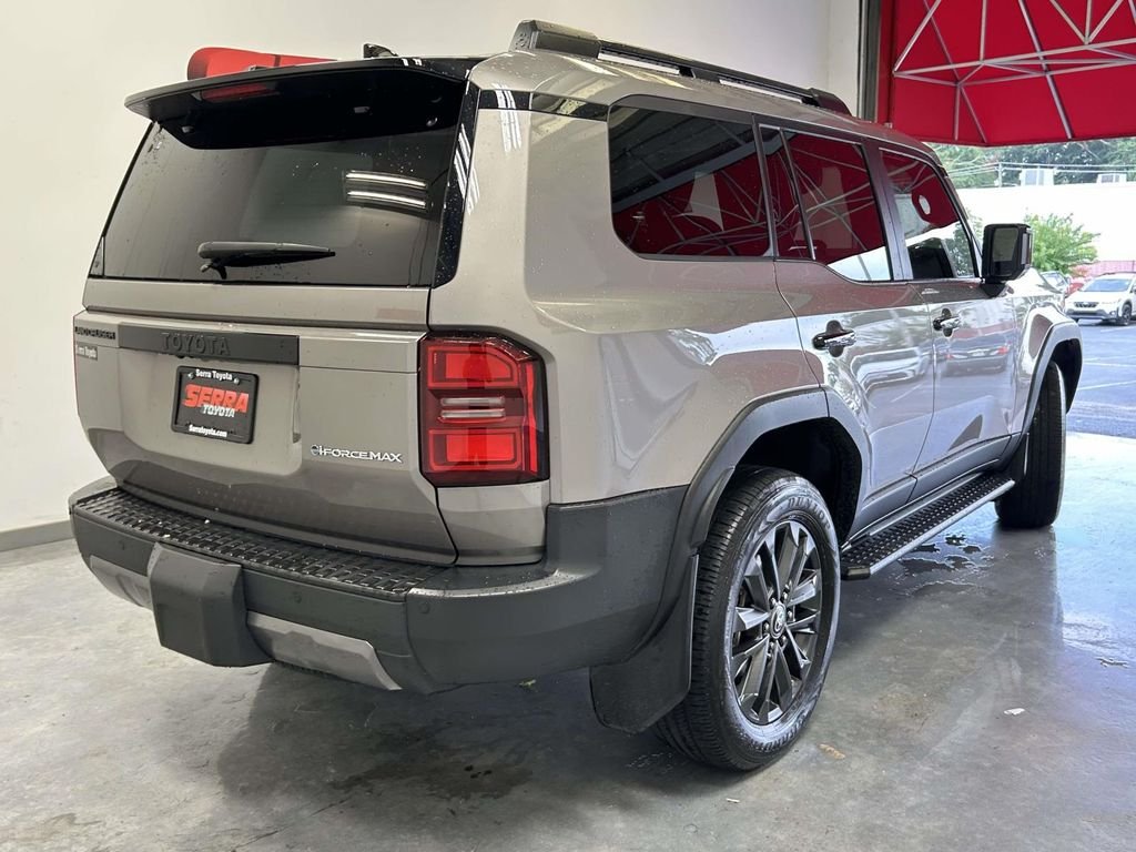 Used 2025  Toyota Premium image 3