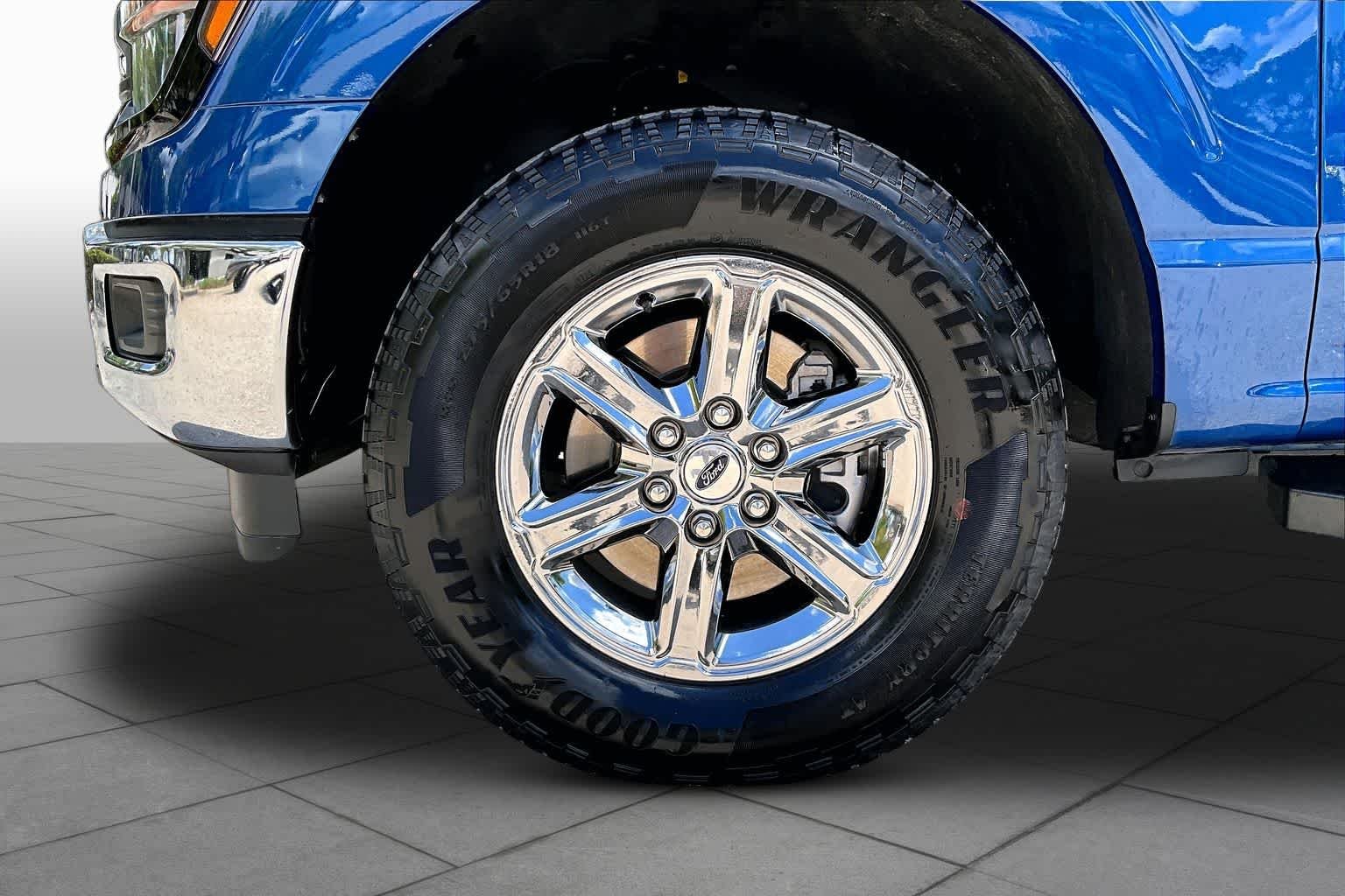Used 2025 Atlas Blue Ford XLT image 11