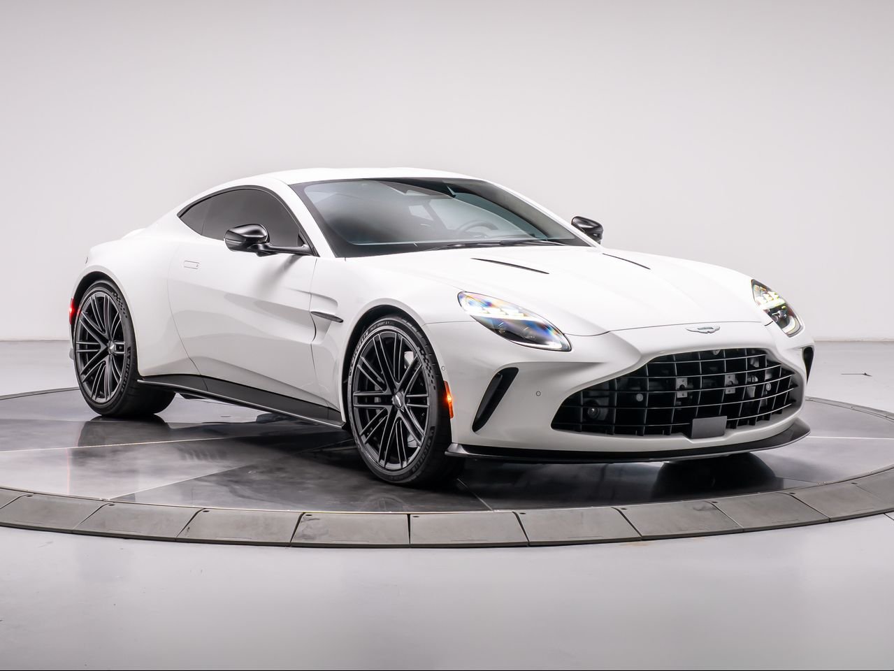 2025 Aston Martin Vantage