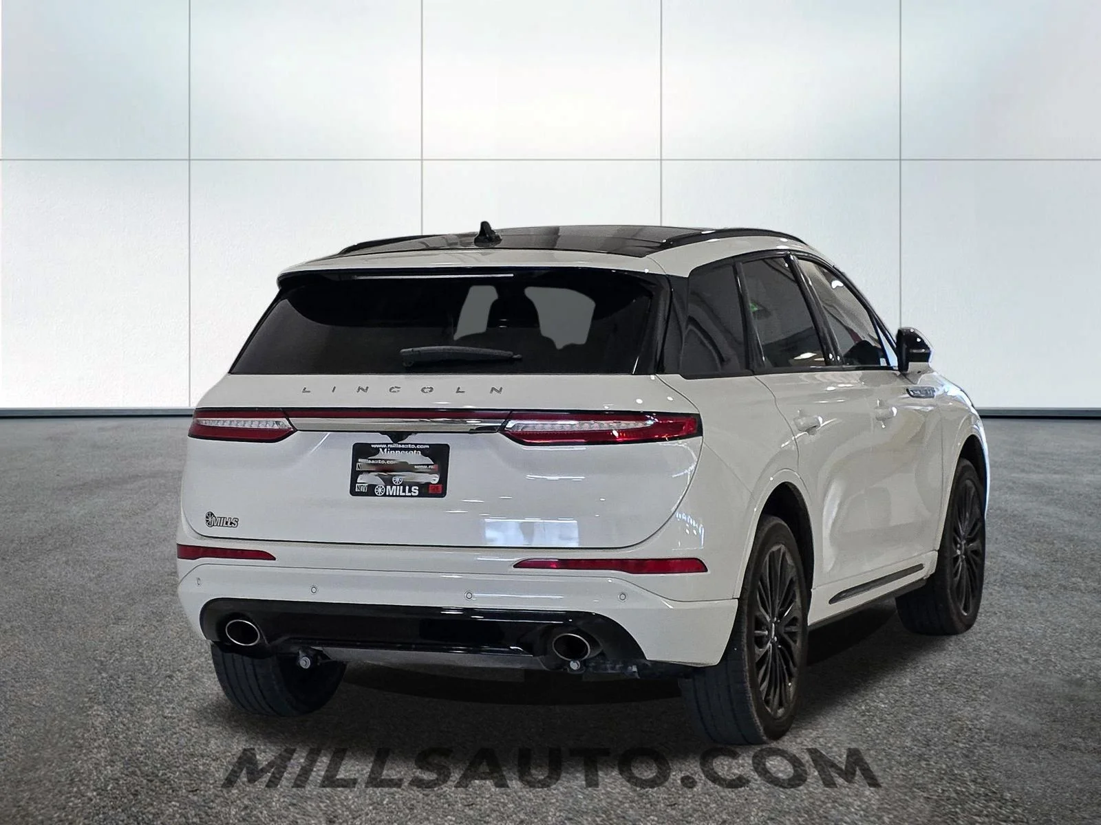 Used 2024 White Lincoln Reserve image 7