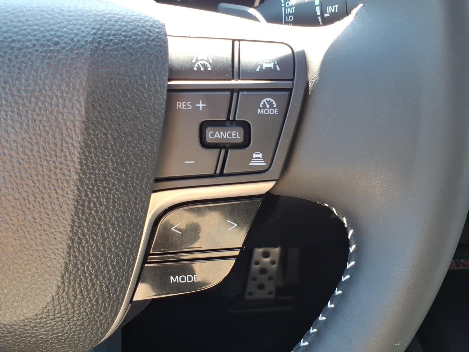 Used 2025 Ice Cap Toyota SE image 14