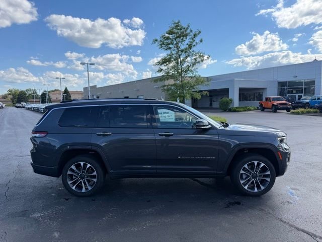 Certified Used 2023 Gray Metallic Jeep Overland image 5