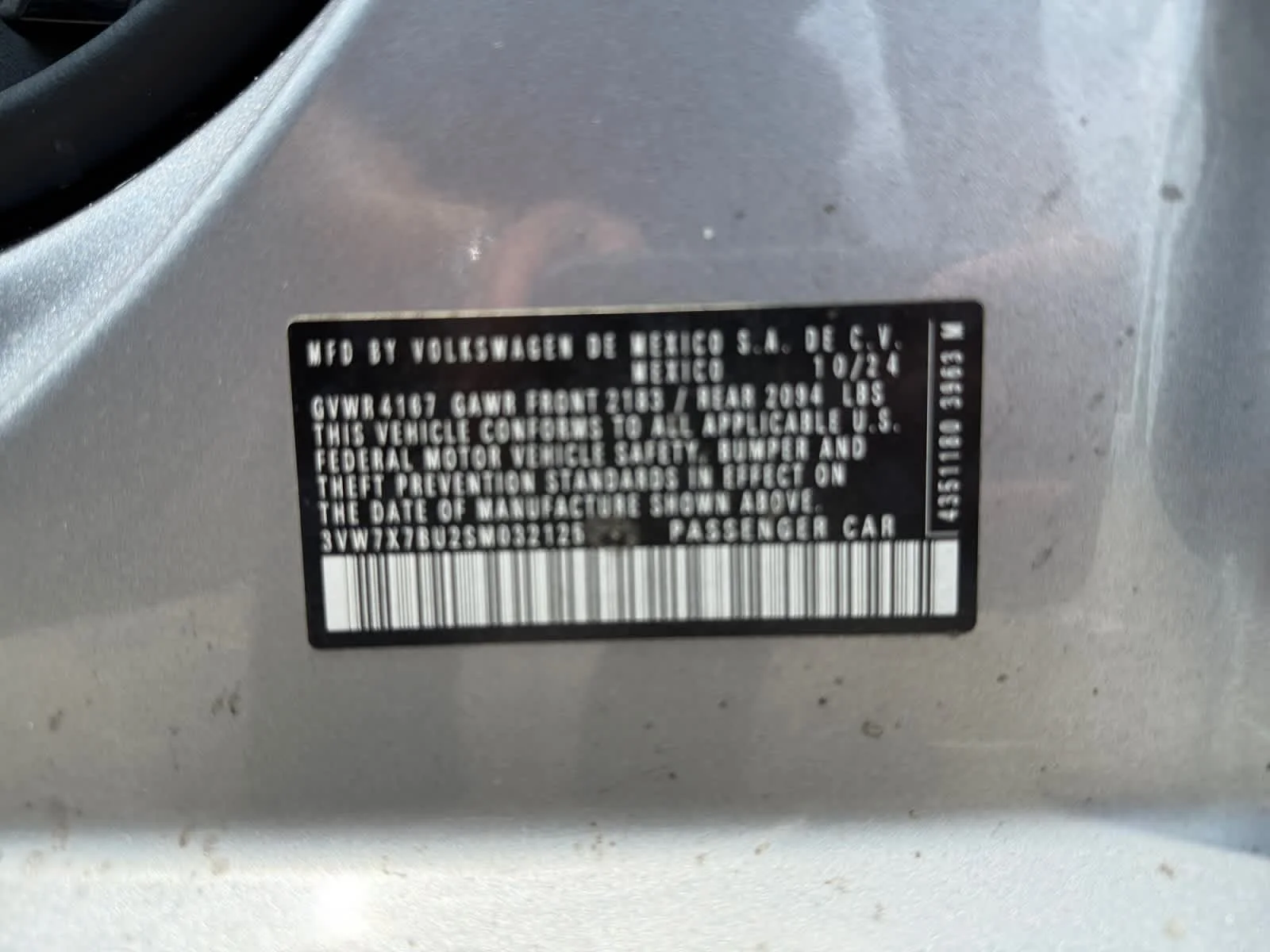 Used 2025 Pyrite Silver Metallic Volkswagen SE image 25