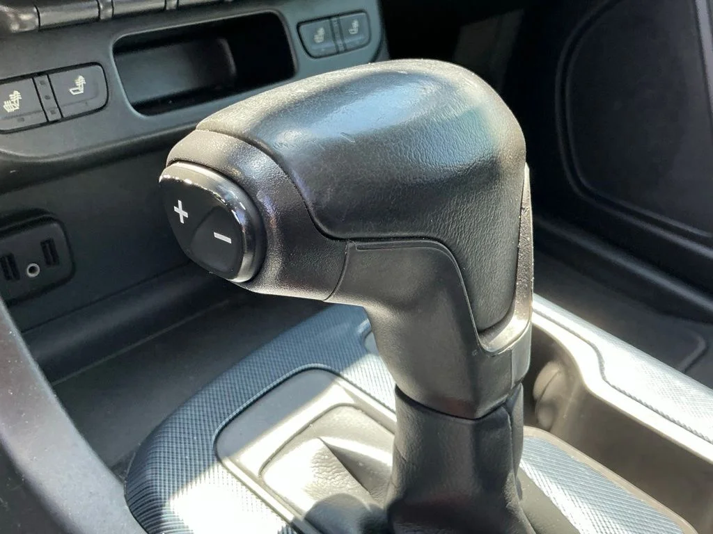 Used 2019 Blue Chevrolet Z71 image 34