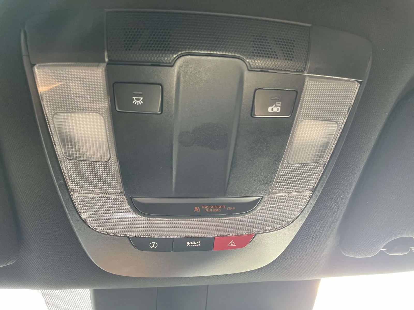 Used 2024 White Kia GT-Line image 24