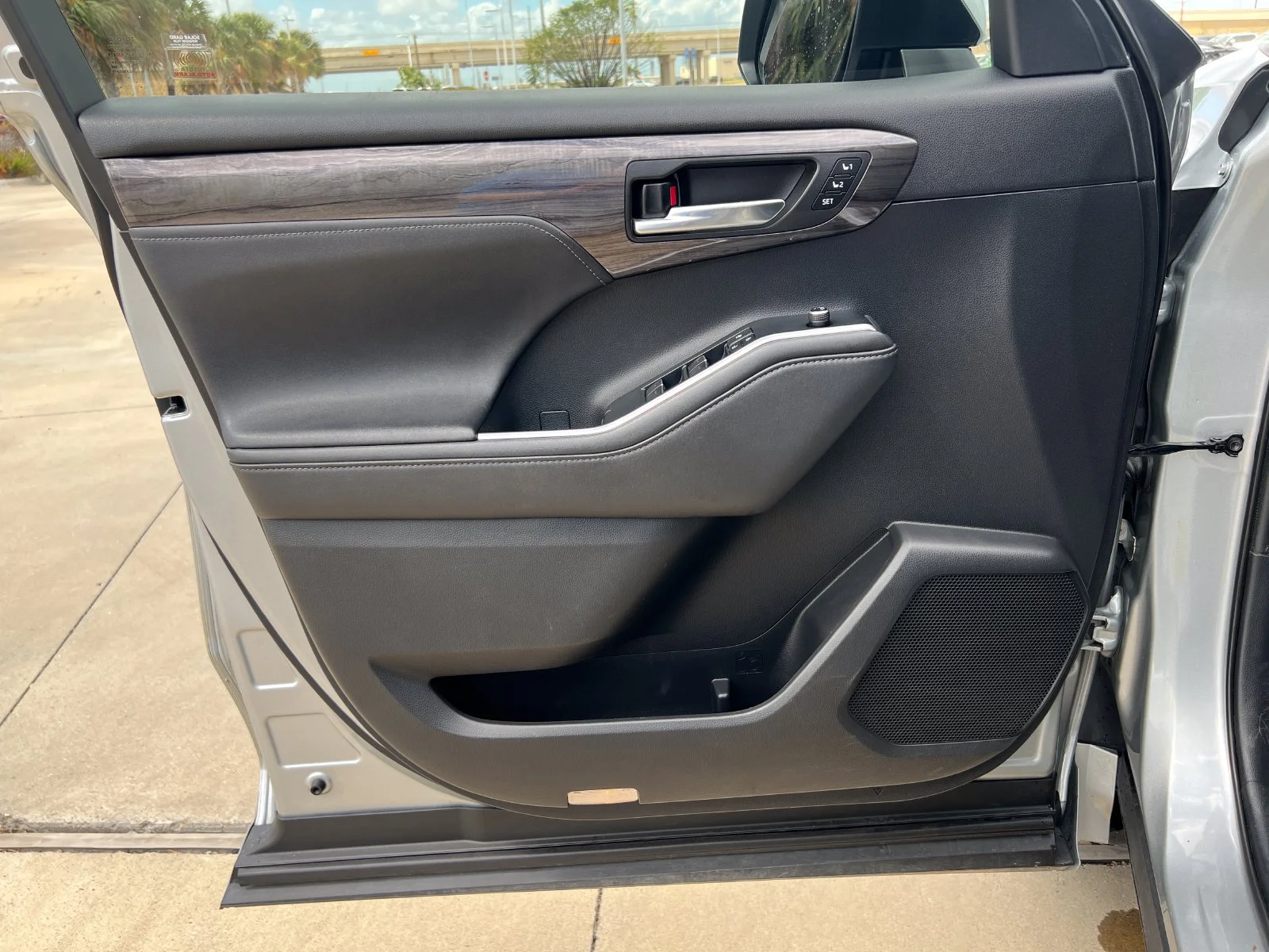 Used 2020 Silver Toyota Platinum image 15