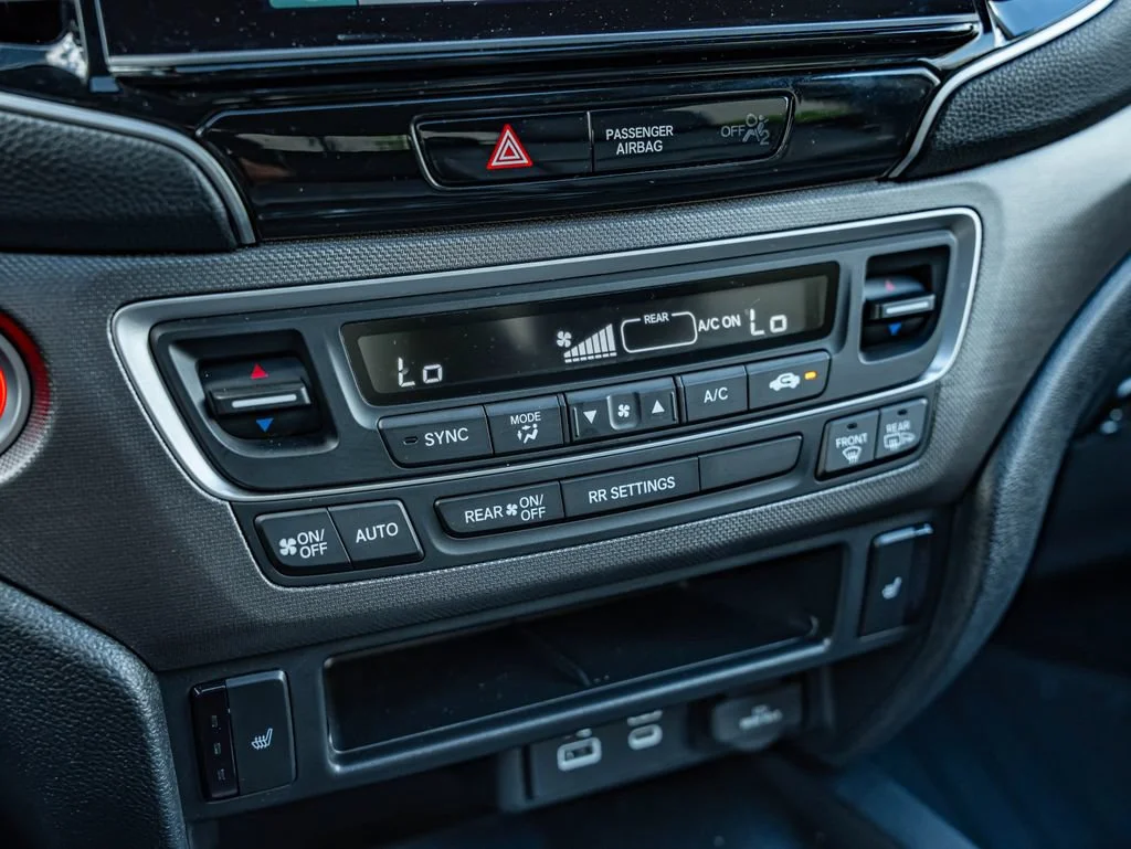 Used 2025 Sonic Gray Pearl Honda RTL image 25