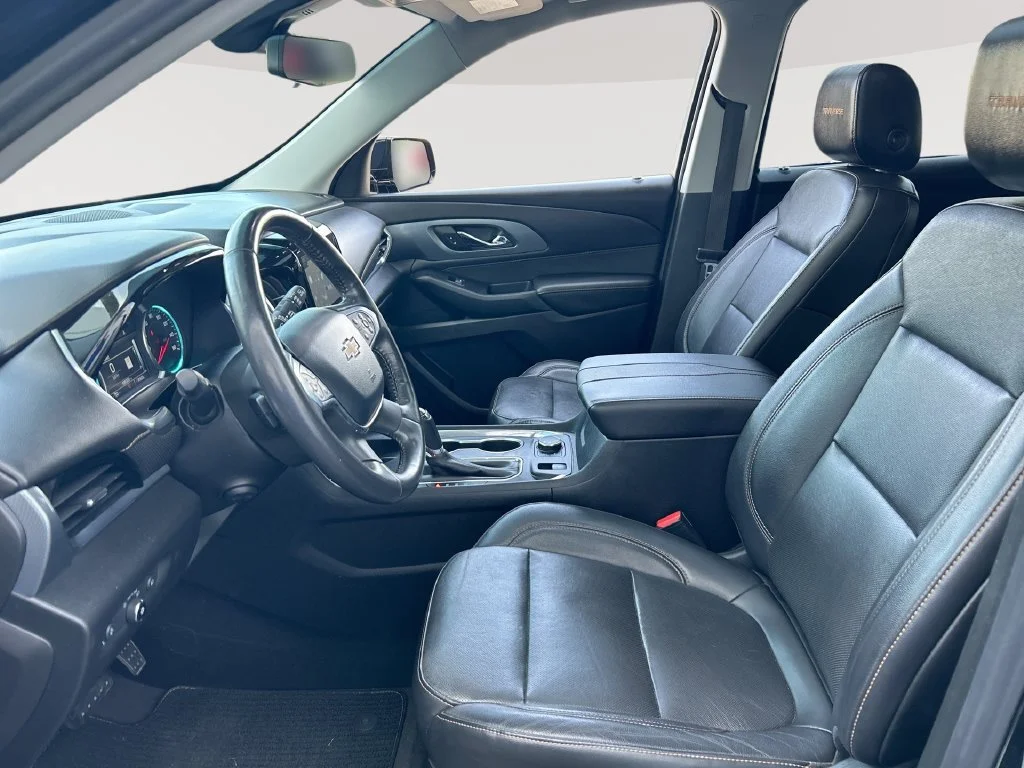 Used 2019 MOSAIC BLACK METALLIC Chevrolet Premier image 22
