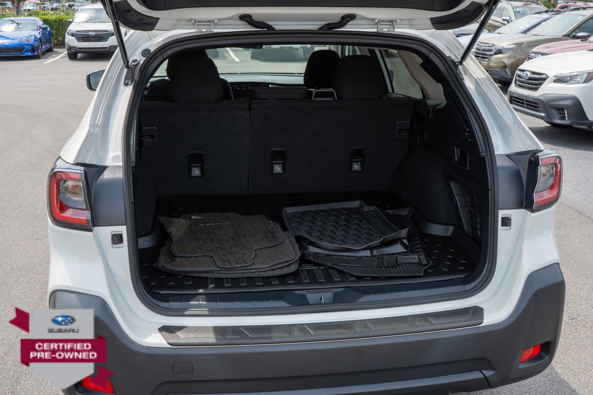 Used 2025 Crystal White Pearl Subaru Premium image 30