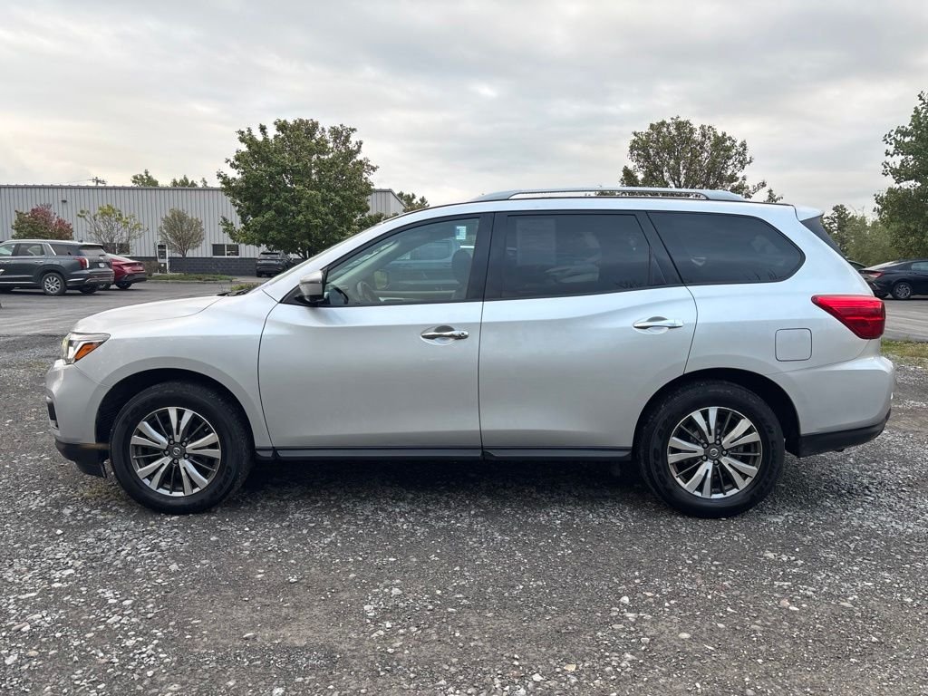 Used 2019 Silver Nissan SL image 8