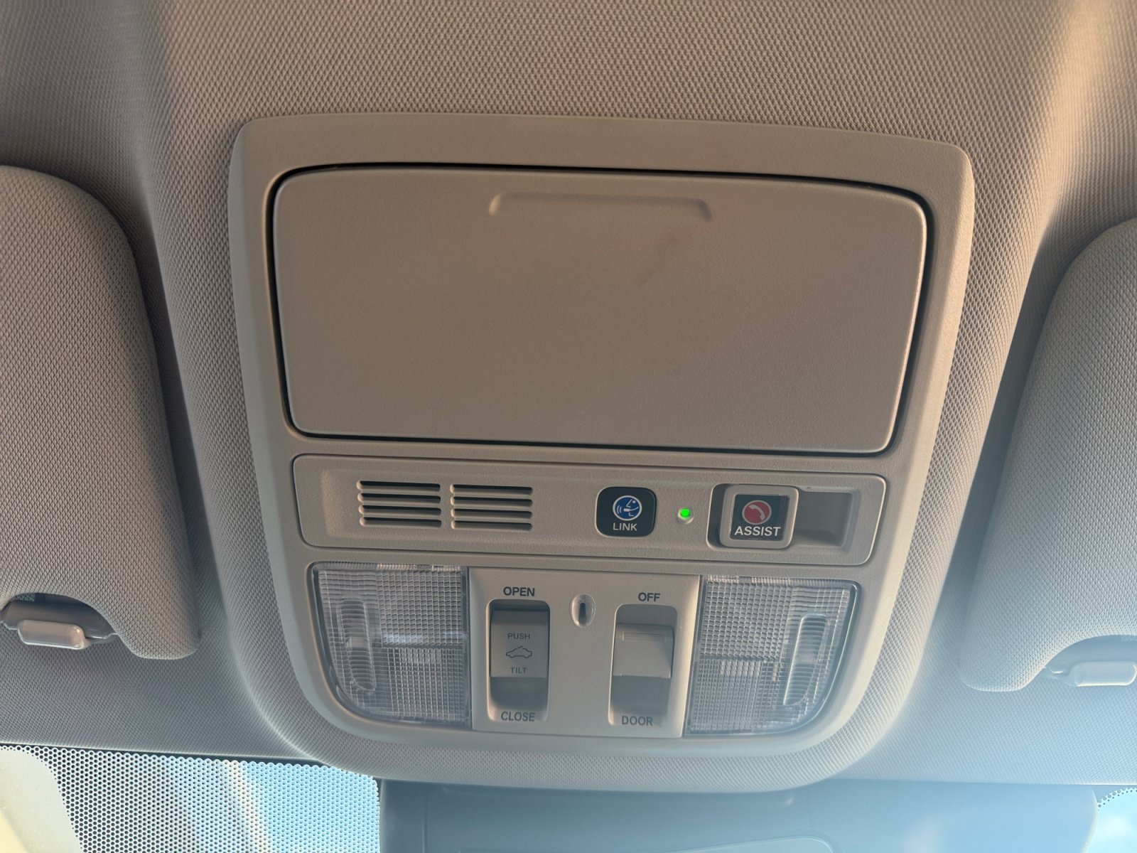 2022 Honda Accord Hybrid Touring - Photo 28