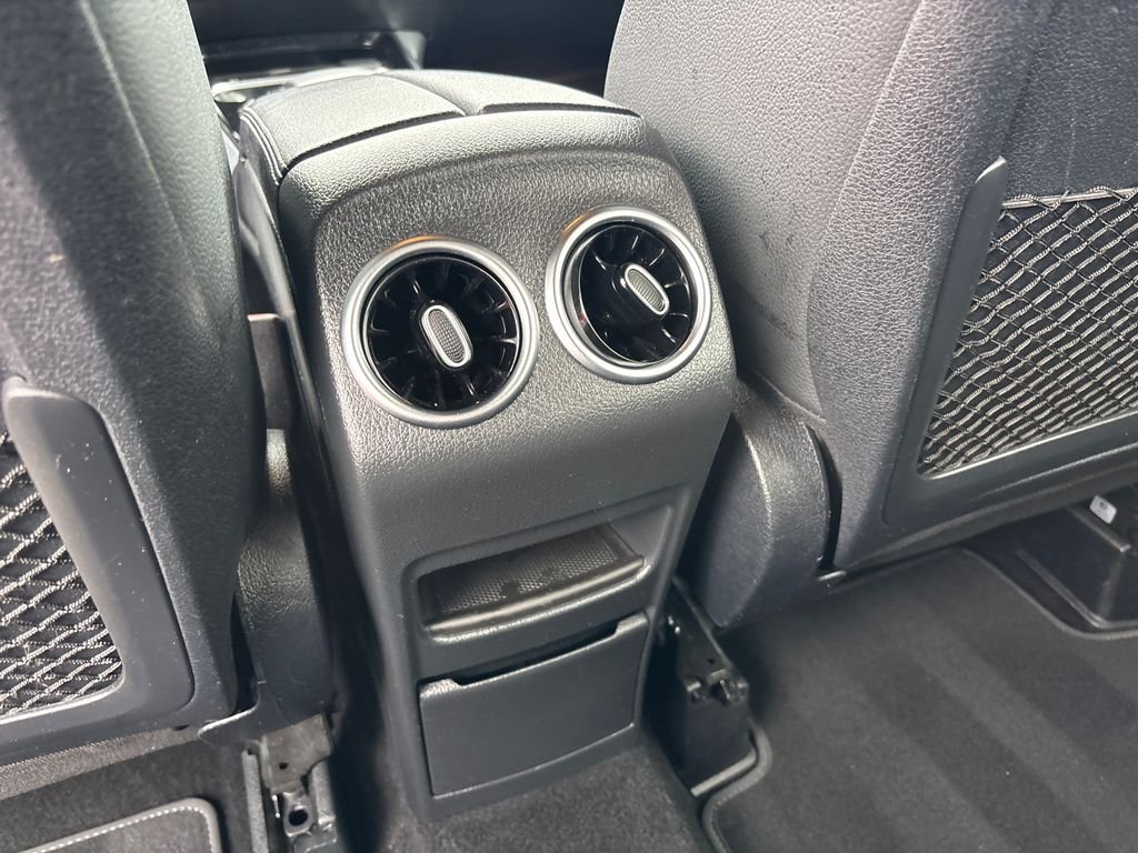 Used 2023 White Mercedes-Benz GLB 250 image 12