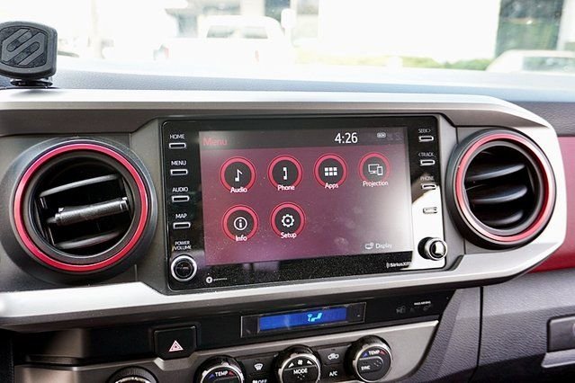 Used 2022 White Toyota SR5 image 23