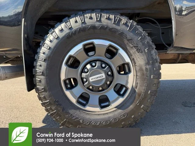 Used 2015 Tuxedo Black Metallic Ford XLT image 9