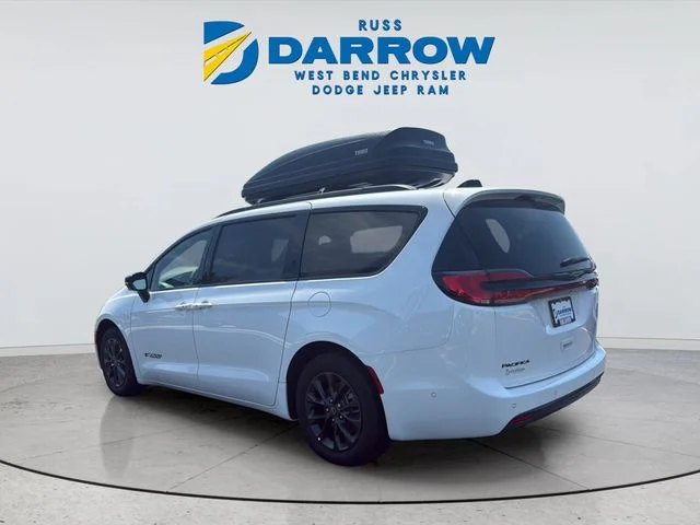 2025 Chrysler Pacifica Select - Photo 3