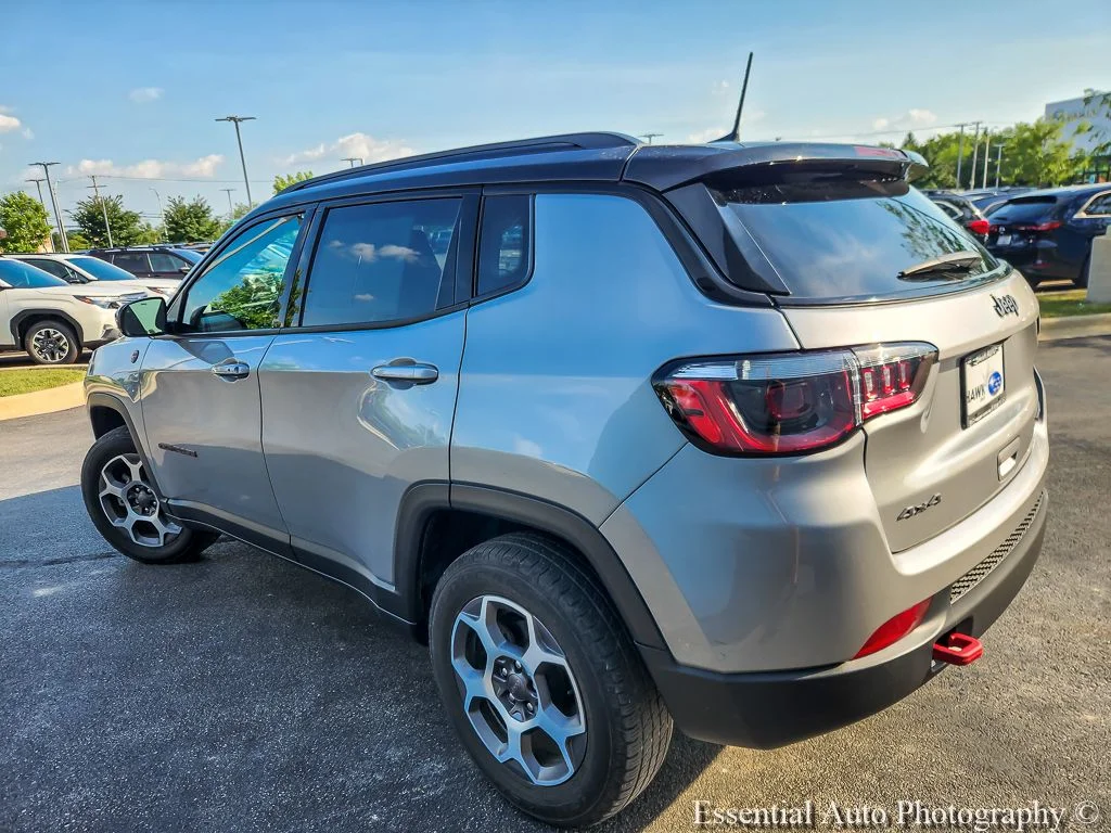 Used 2022 Silver Jeep Trailhawk image 6