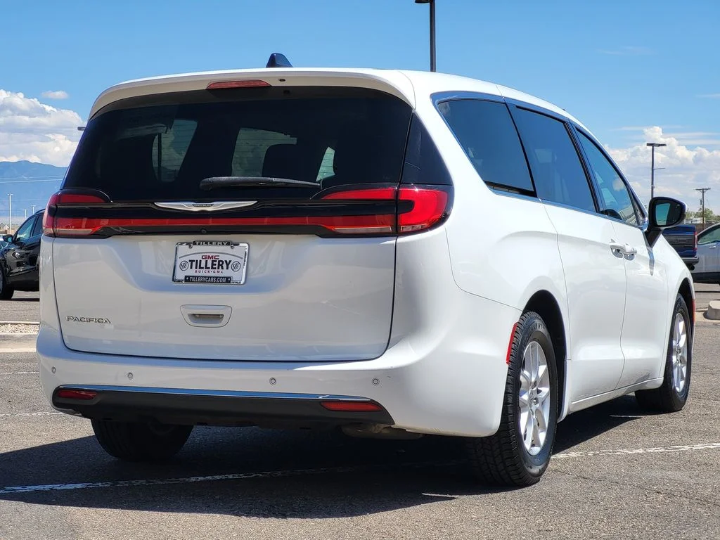 Used 2023 White Chrysler Touring L image 7