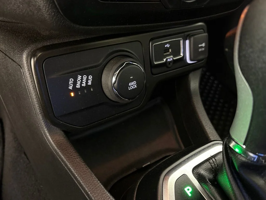 Used 2023 Blue Jeep Latitude image 34