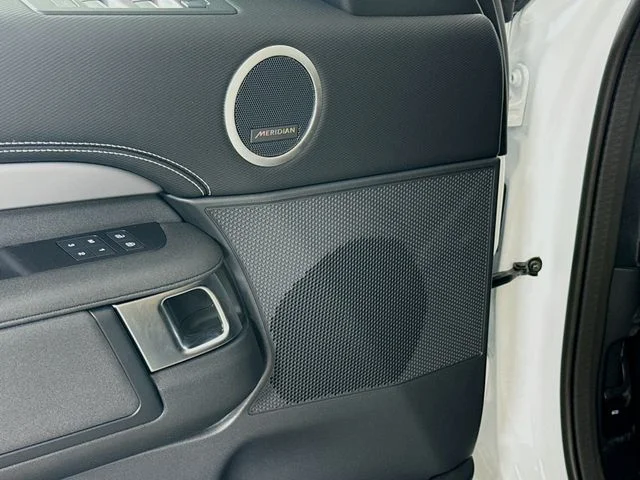 New 2026 Fuji White Land Rover Dynamic SE image 21