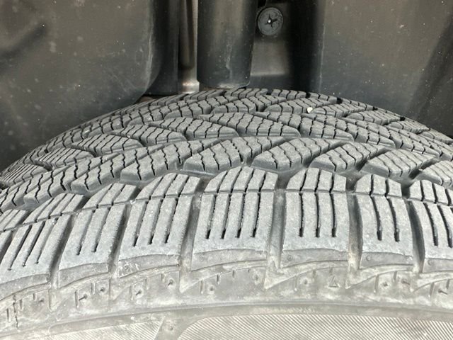 Used 2014 Billet Silver Metallic Clearcoat Jeep Limited image 3