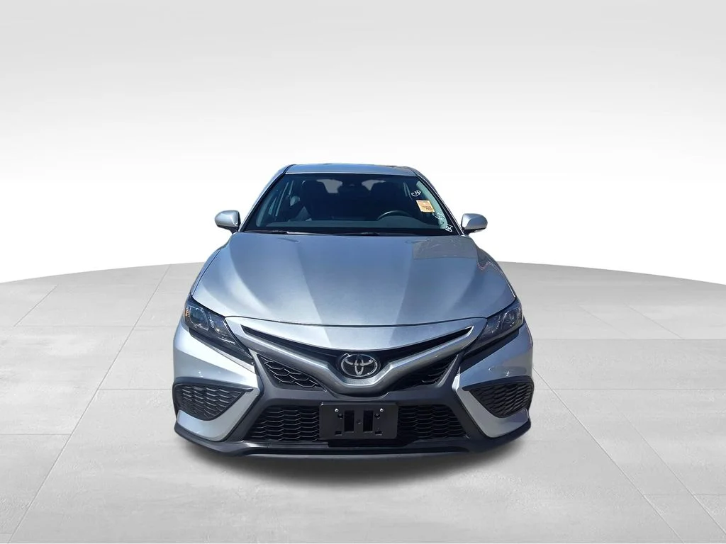 Used 2024  Toyota SE Nightshade image 2