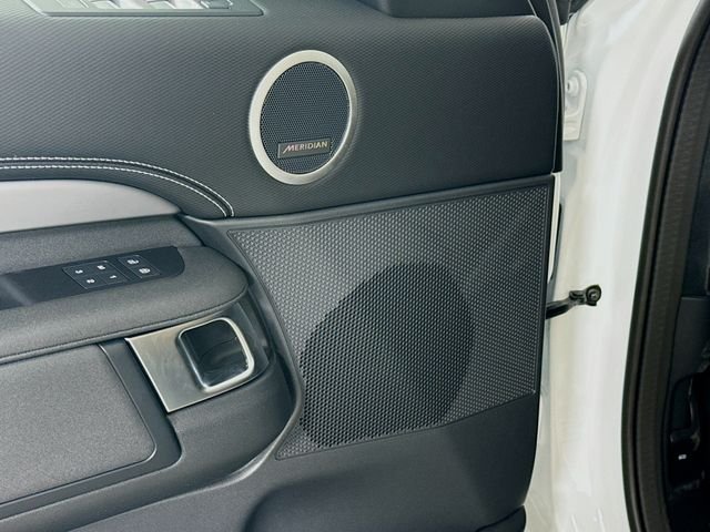 New 2026 Fuji White Land Rover Dynamic SE image 21