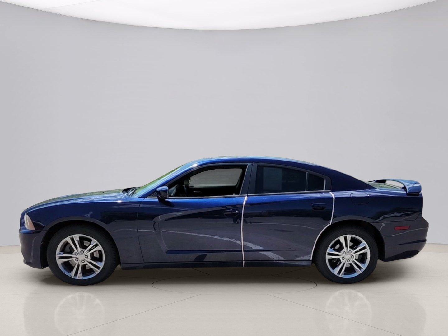 Used 2013 Blue Dodge SXT image 2