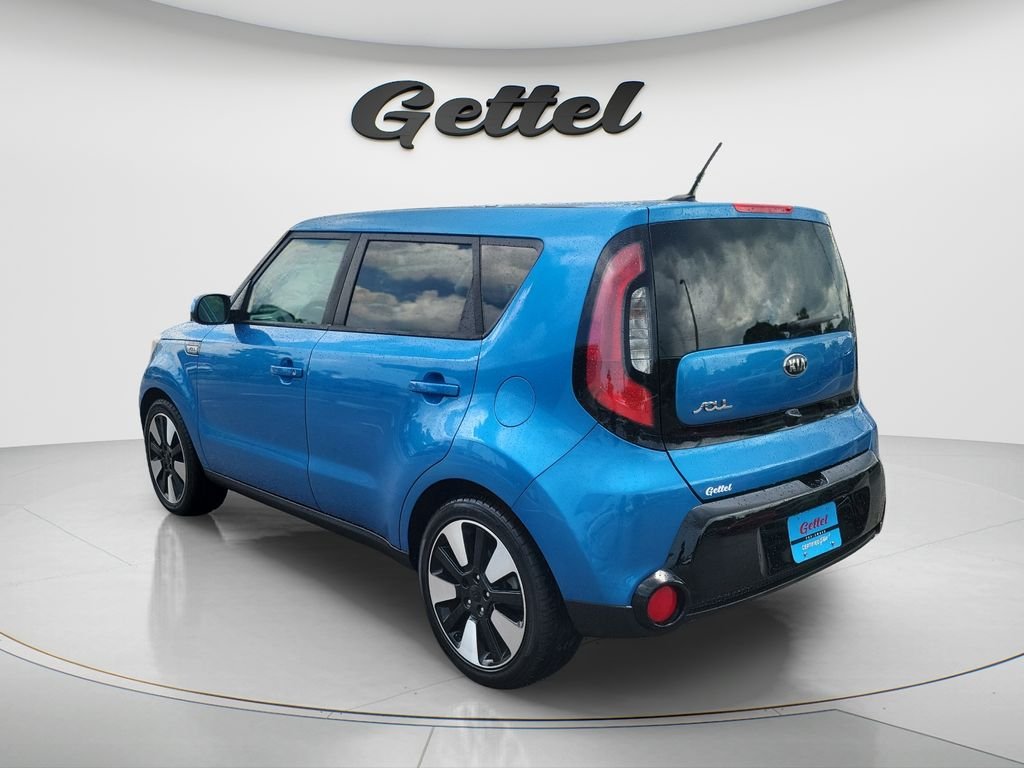 Used 2016 Blue Kia Plus image 7