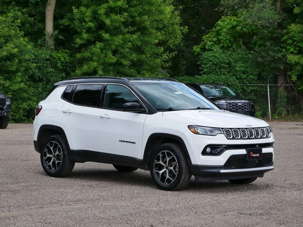Used 2025 White Jeep Limited image 1