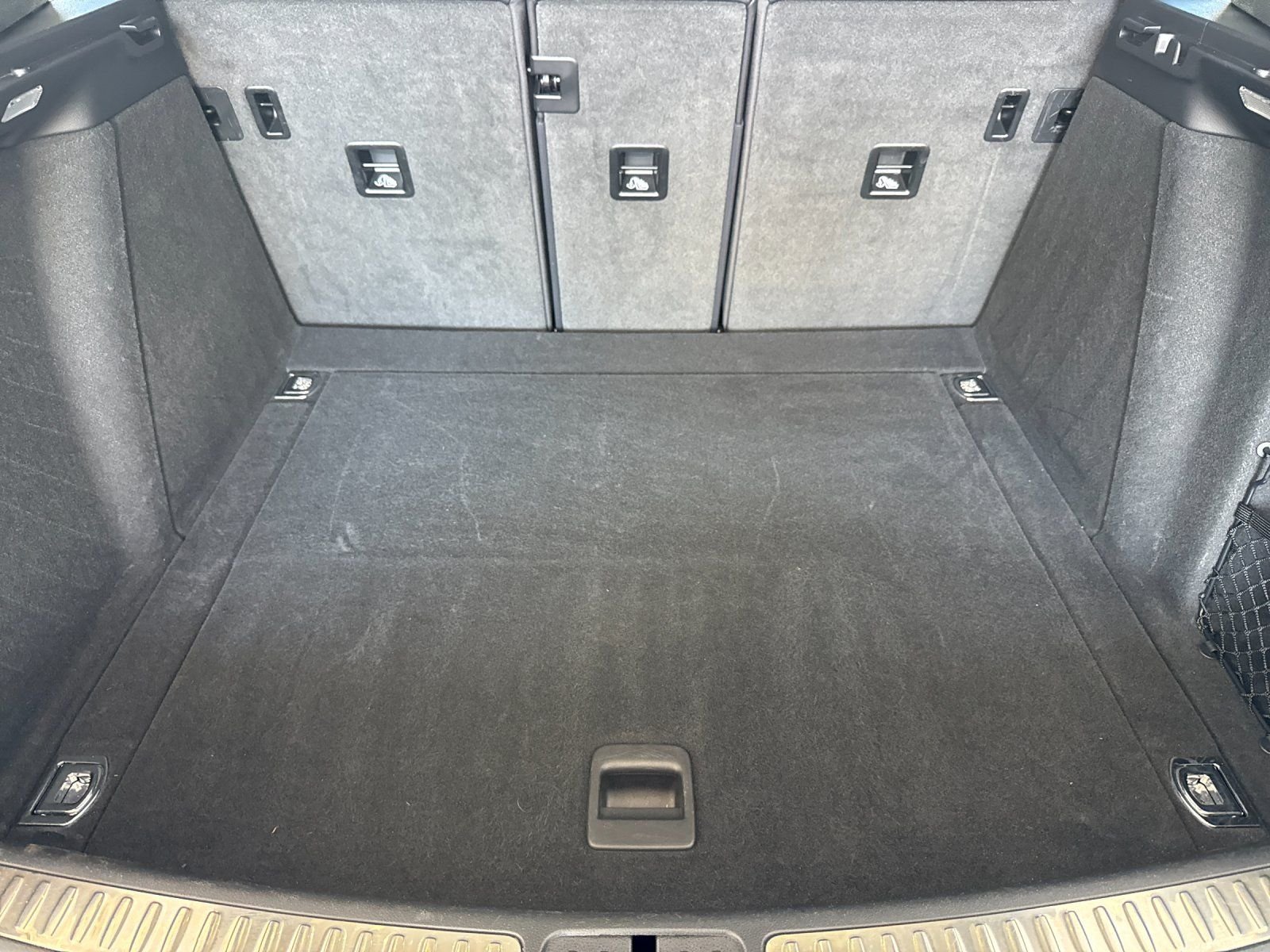 Used 2024  Porsche Base image 16