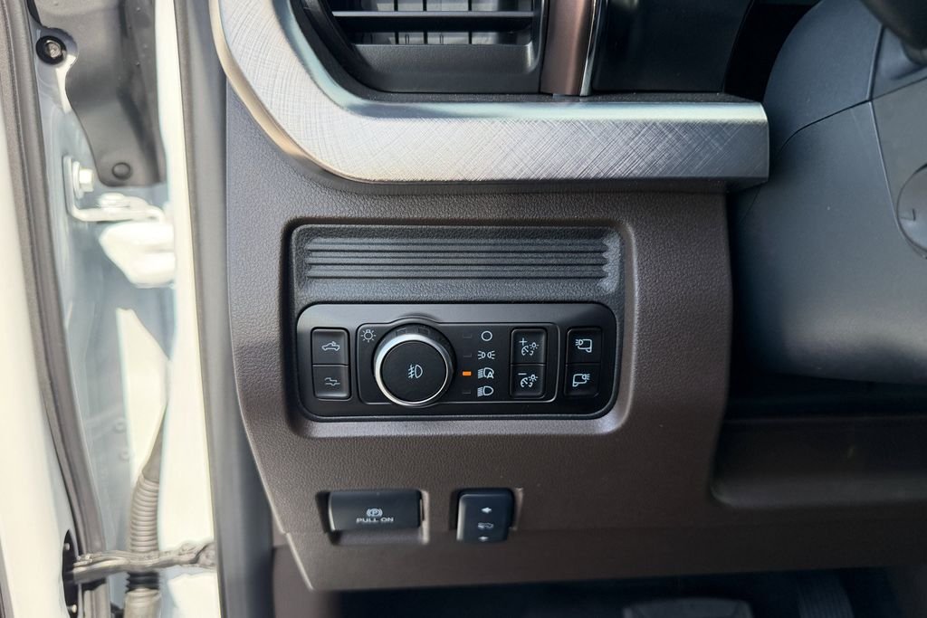 New 2026 Oxford White Ford F-250® King Ranch® image 23