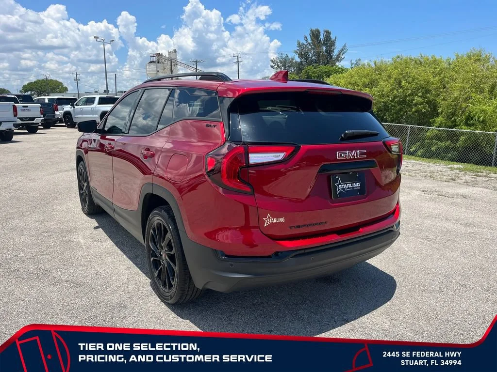 Used 2024 Volcanic Red Tintcoat GMC SLT image 7