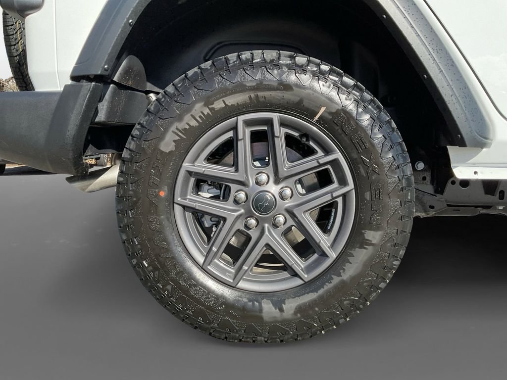 New 2026 Bright White Clear-Coat Exterior Paint Jeep Sport S image 15
