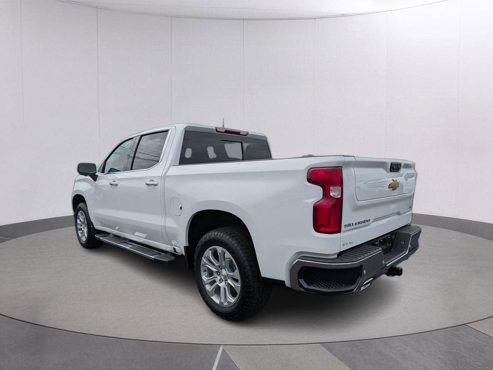 2026 Chevrolet Silverado 1500 LTZ - Photo 5